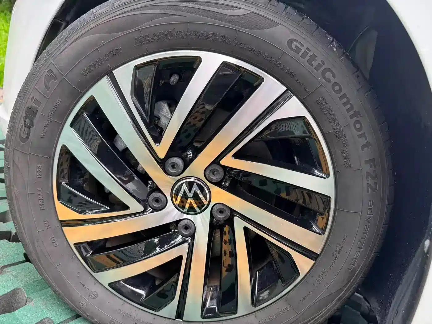 2024 Volkswagen Lavida 300TSI DSG Full Comfort Edition — миниатюра 16