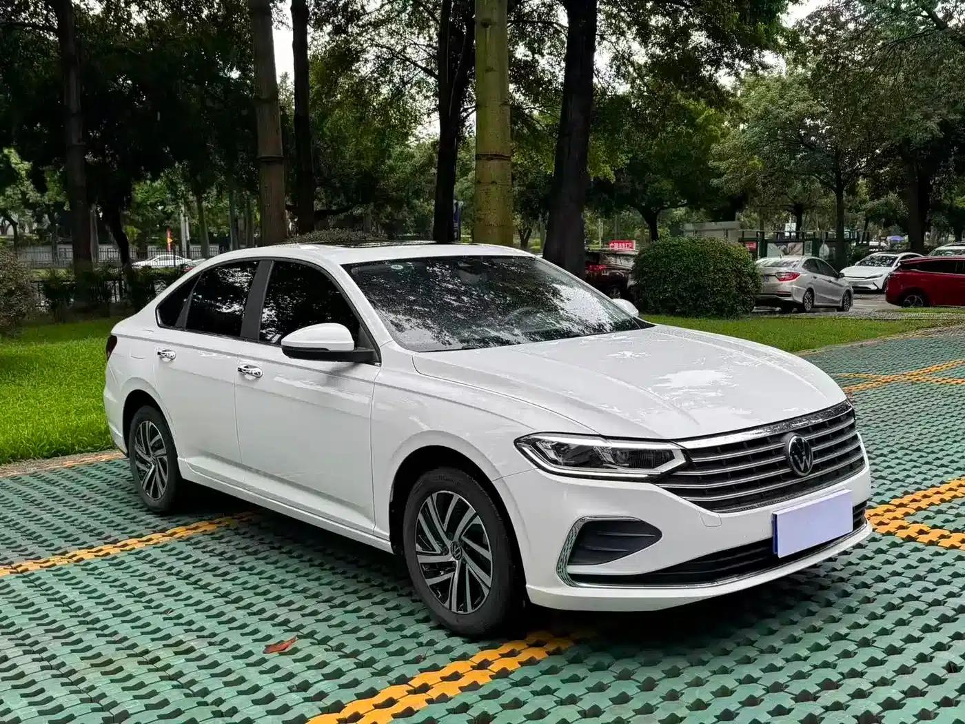 2024 Volkswagen Lavida 300TSI DSG Full Comfort Edition — миниатюра 3