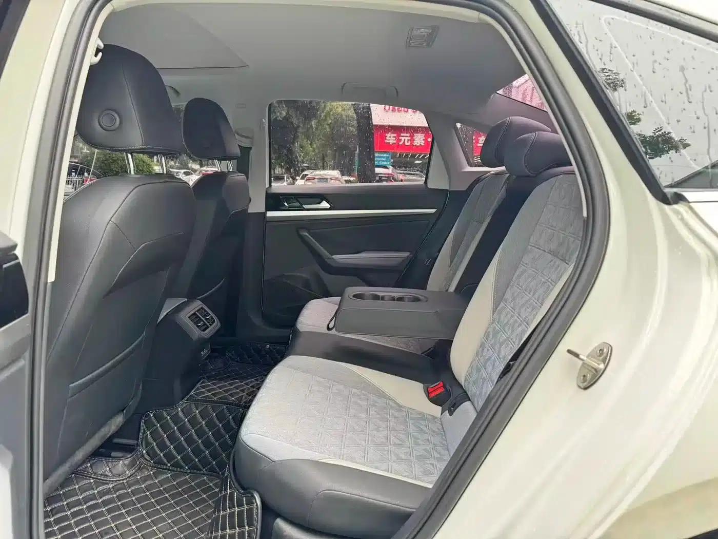 2024 Volkswagen Lavida 300TSI DSG Full Comfort Edition — миниатюра 9