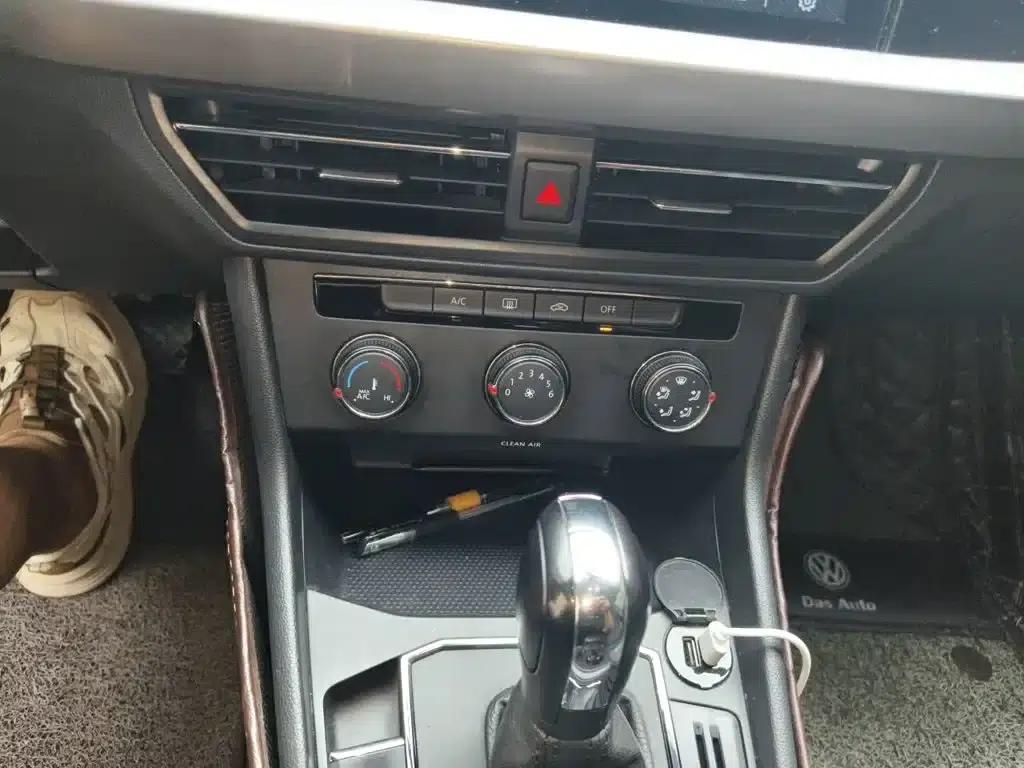 2021 Volkswagen Lavida 280TSI DSG Comfort Edition — миниатюра 9