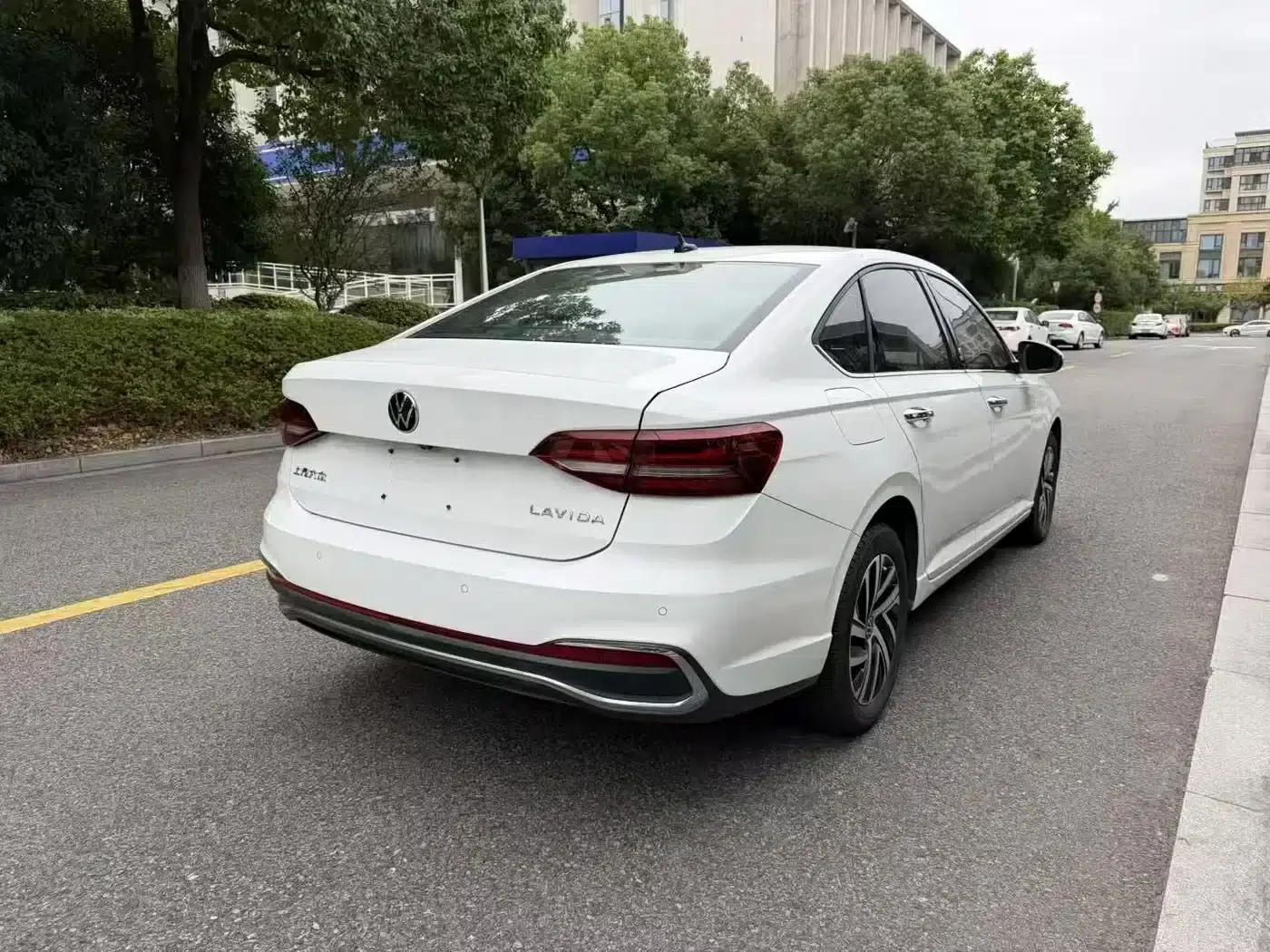 2022 Volkswagen Lavida 1.5L Automatic Fashion Edition — миниатюра 9