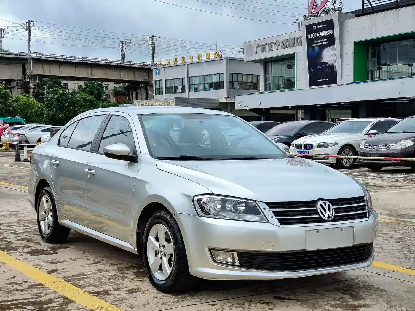2013 Volkswagen Lavida Classic Facelift 1.6L Automatic Fashion Edition — миниатюра 3