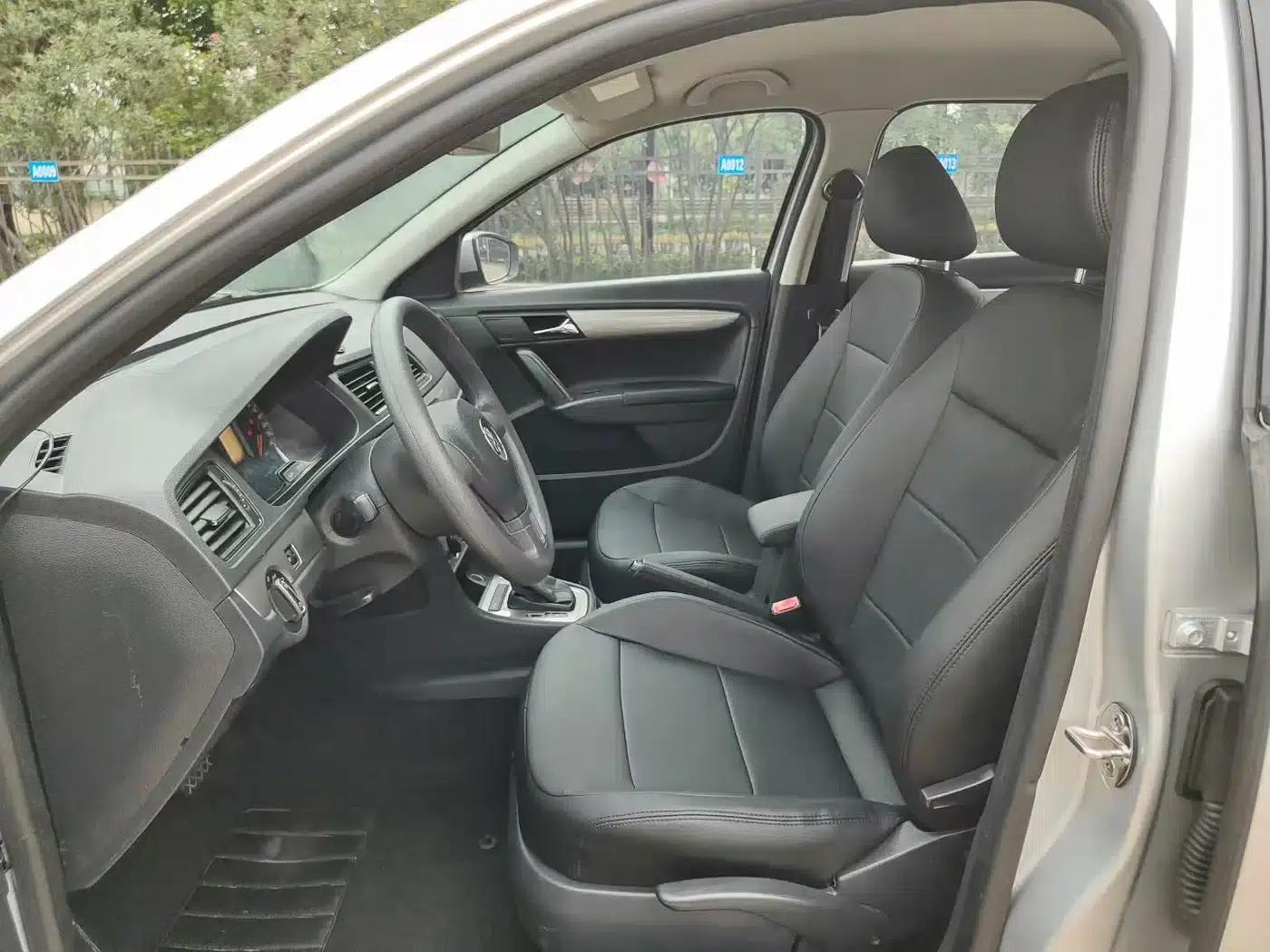 2013 Volkswagen Lavida Classic Facelift 1.6L Automatic Fashion Edition — миниатюра 5
