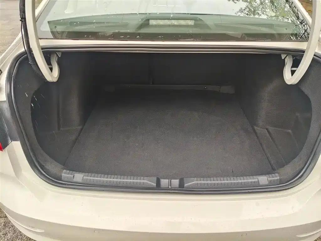 2019 Volkswagen Lavida 1.5L Automatic Comfort Edition (China VI Emission Standard) — миниатюра 14