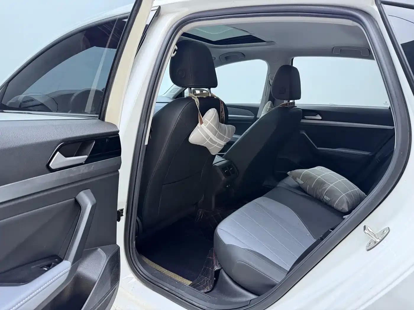 2023 Volkswagen Lavida 1.5L Automatic Comfort Edition — миниатюра 10