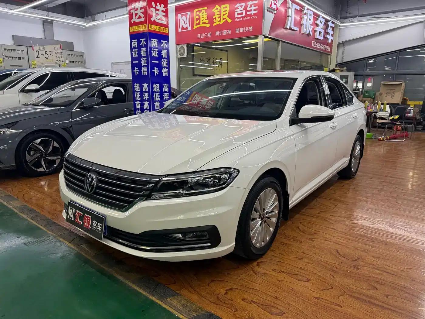 2021 Volkswagen Lavida 1.5L Automatic Vision Edition — миниатюра 1