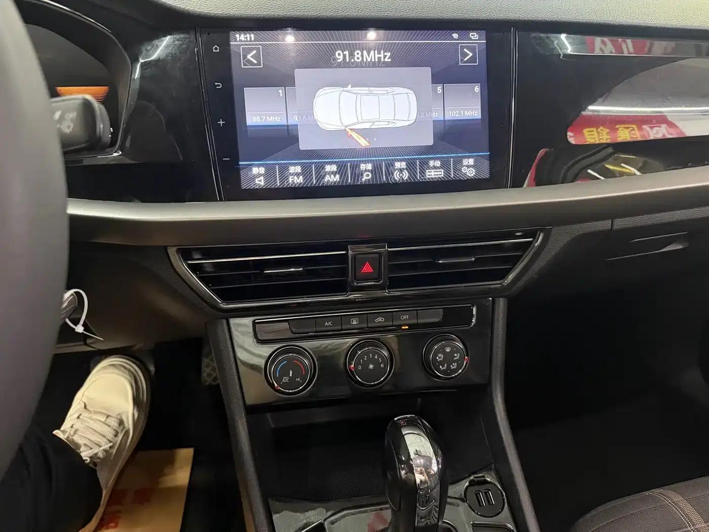 2021 Volkswagen Lavida 1.5L Automatic Vision Edition — миниатюра 14