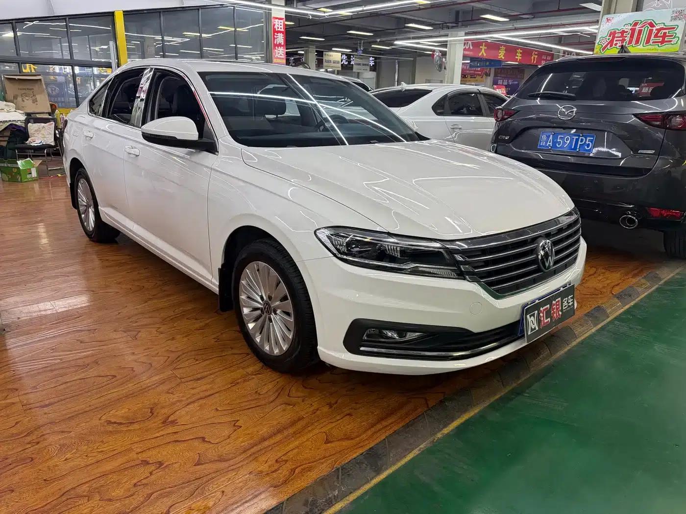 2021 Volkswagen Lavida 1.5L Automatic Vision Edition — миниатюра 3