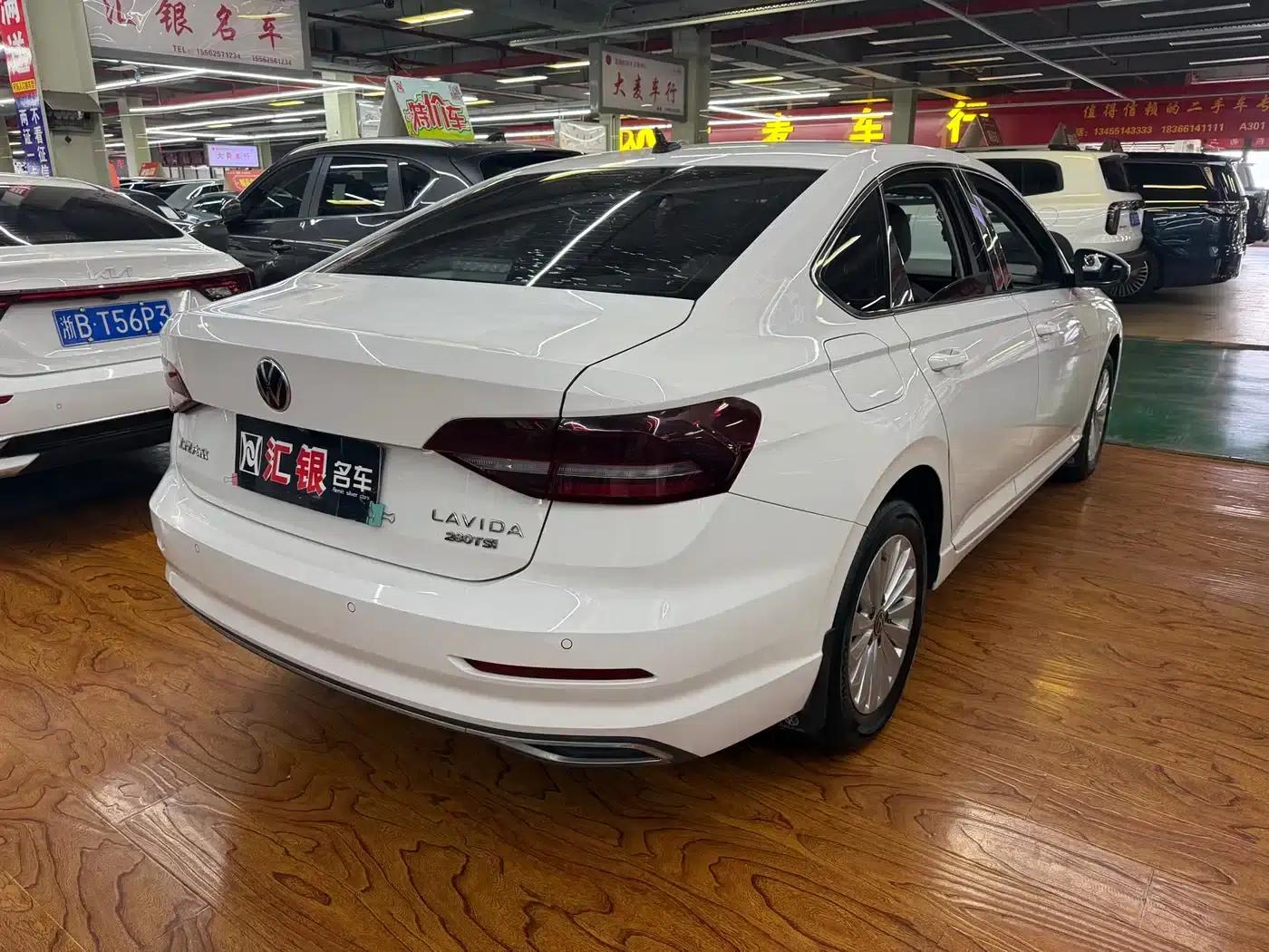 2021 Volkswagen Lavida 1.5L Automatic Vision Edition — миниатюра 5