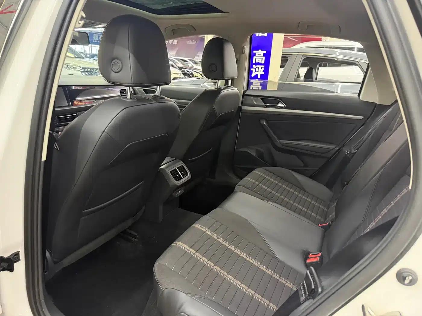 2021 Volkswagen Lavida 1.5L Automatic Vision Edition — миниатюра 10