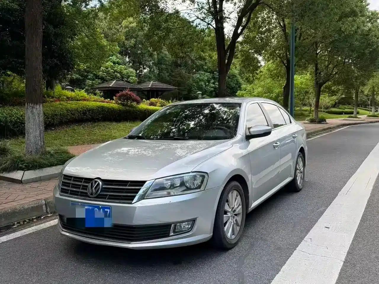 2013 Volkswagen Lavida 1.4TSI DSG Comfort Edition — миниатюра 1