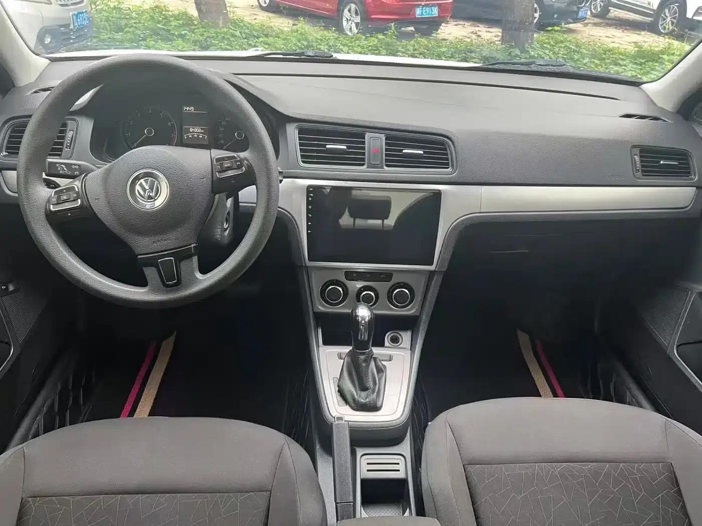 2013 Volkswagen Lavida Classic Facelift 1.6L Automatic Fashion Edition — миниатюра 7