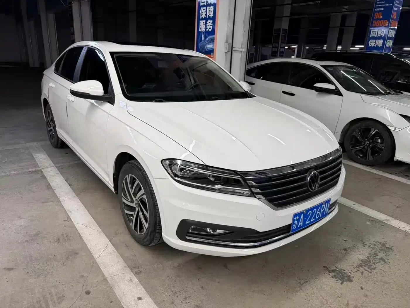 2022 Volkswagen Lavida 1.5L Automatic Comfort Edition — миниатюра 2