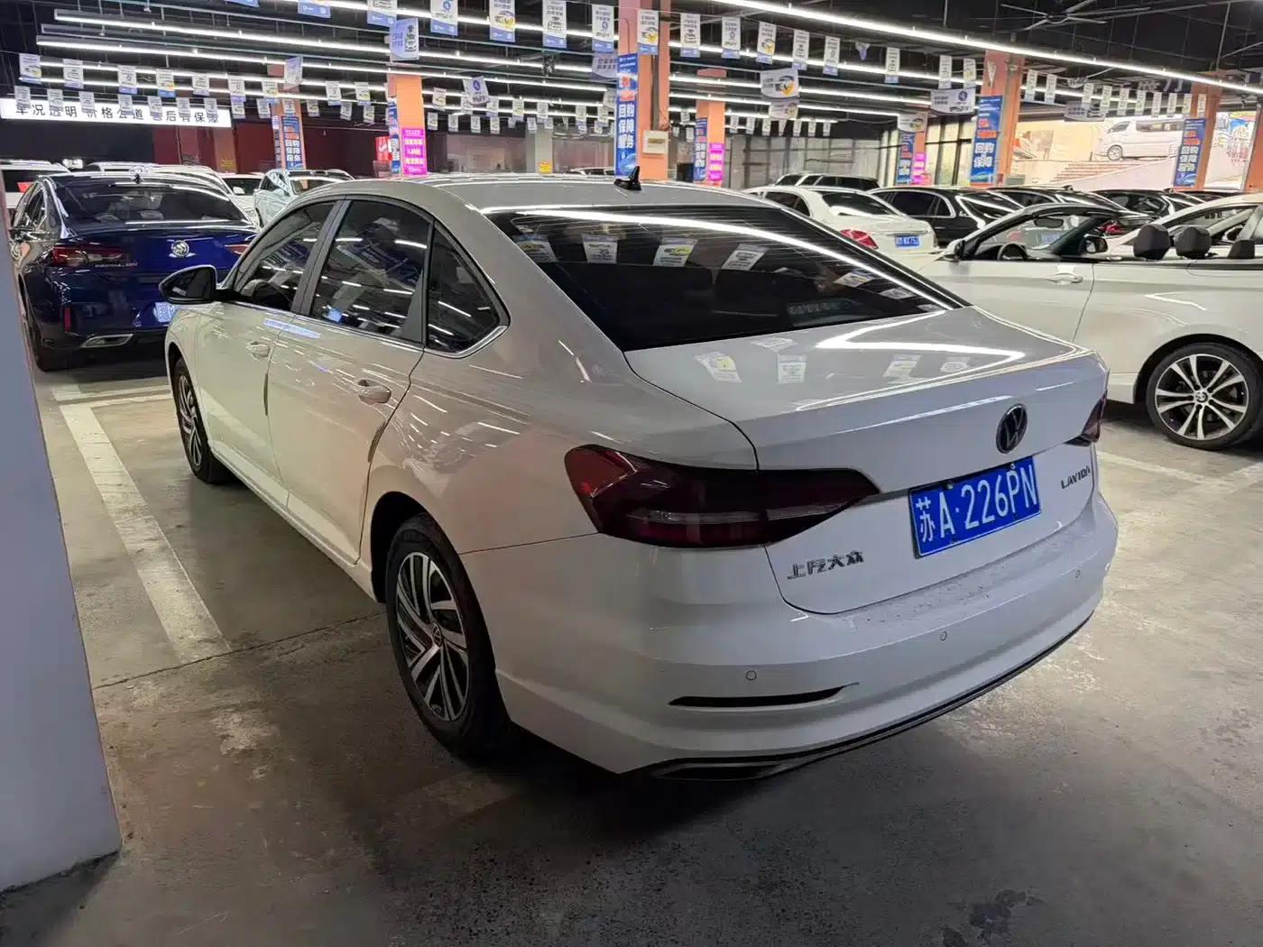 2022 Volkswagen Lavida 1.5L Automatic Comfort Edition — миниатюра 5