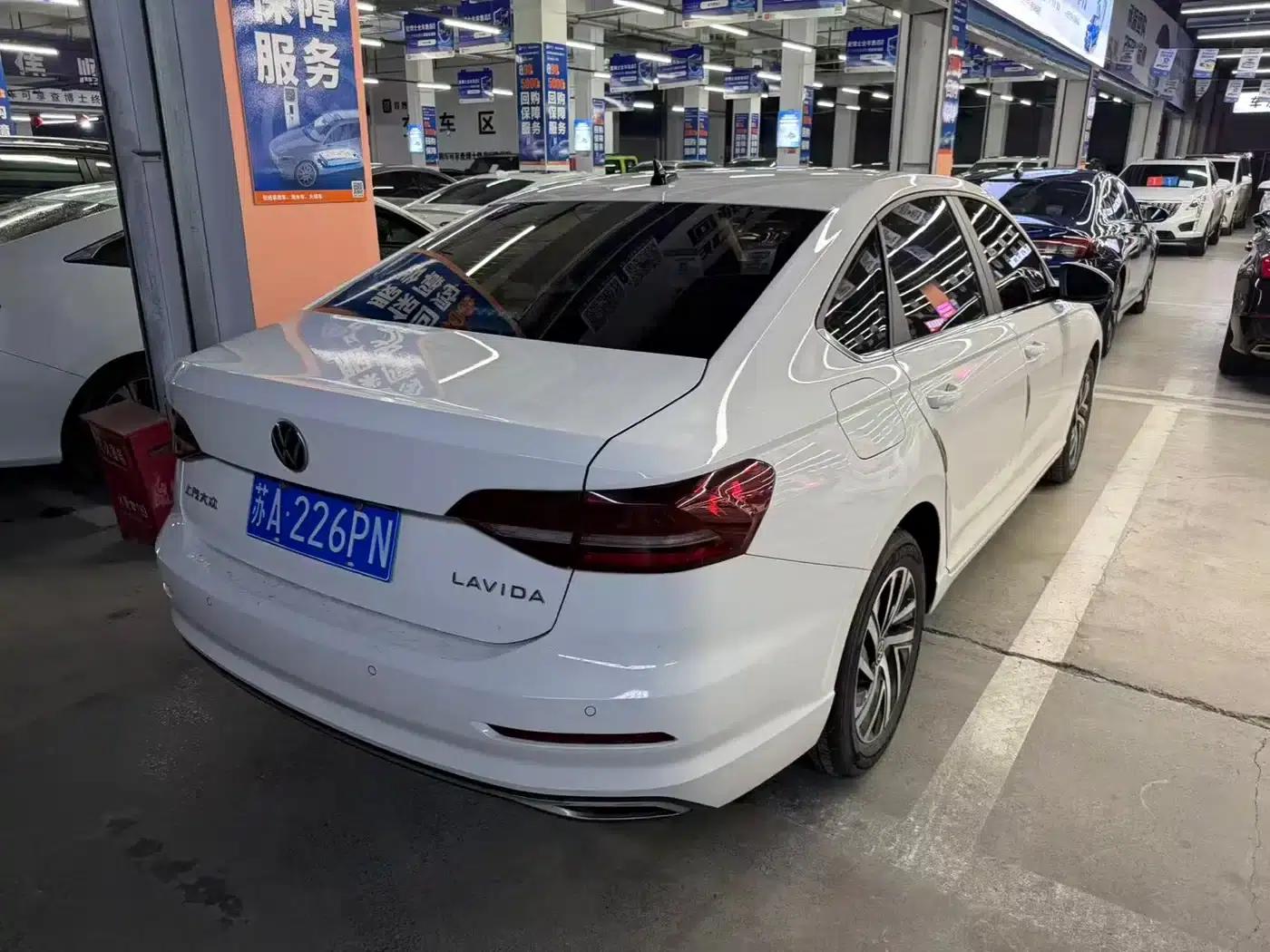 2022 Volkswagen Lavida 1.5L Automatic Comfort Edition — миниатюра 6