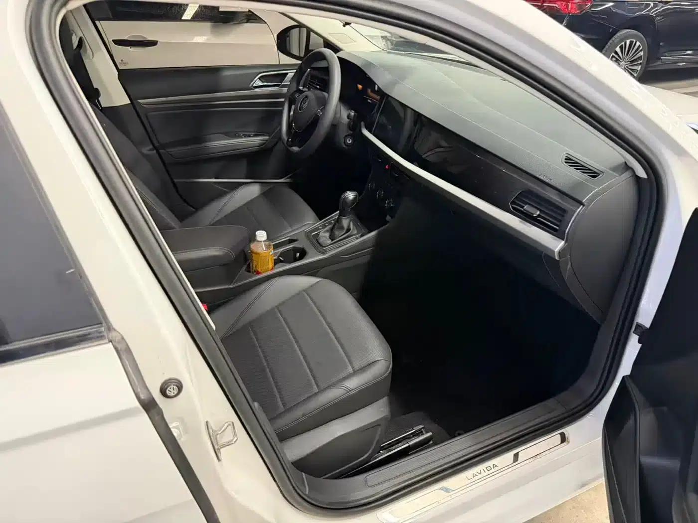 2022 Volkswagen Lavida 1.5L Automatic Comfort Edition — миниатюра 7