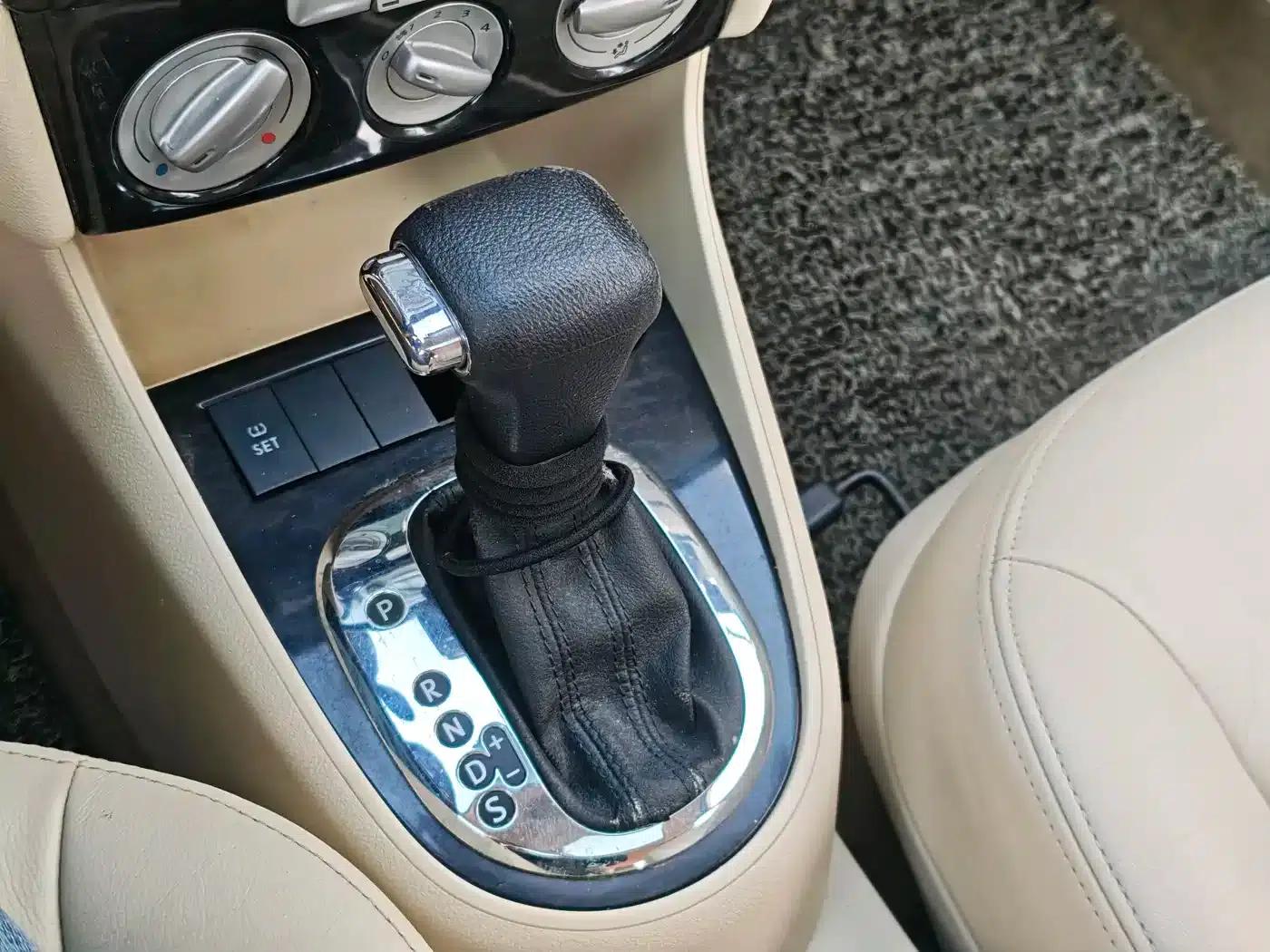Lavida 2008 1.6L Automatic Premium Edition — миниатюра 21