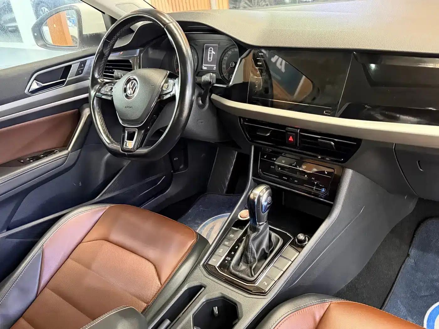 2021 Volkswagen Lavida 280TSI DSG Luxury Edition — миниатюра 8