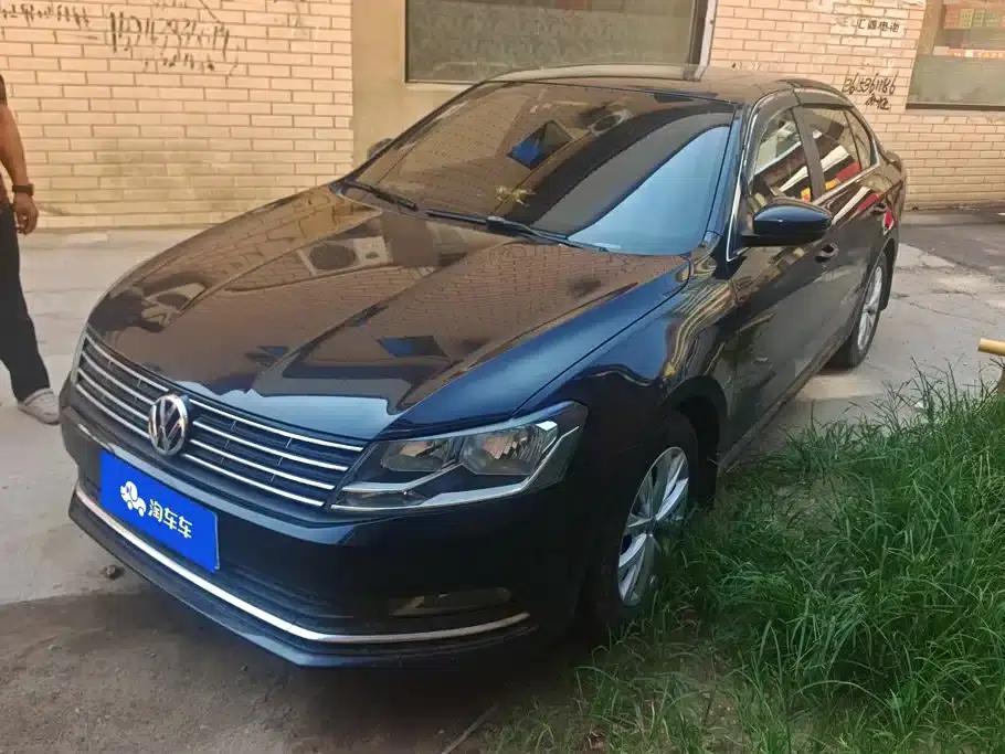 2015 Volkswagen Lavida 1.6L Automatic Comfort Edition — миниатюра 1
