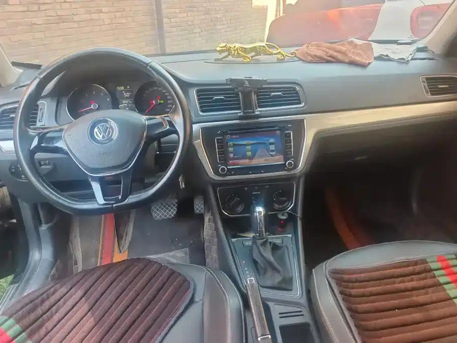 2015 Volkswagen Lavida 1.6L Automatic Comfort Edition — миниатюра 12