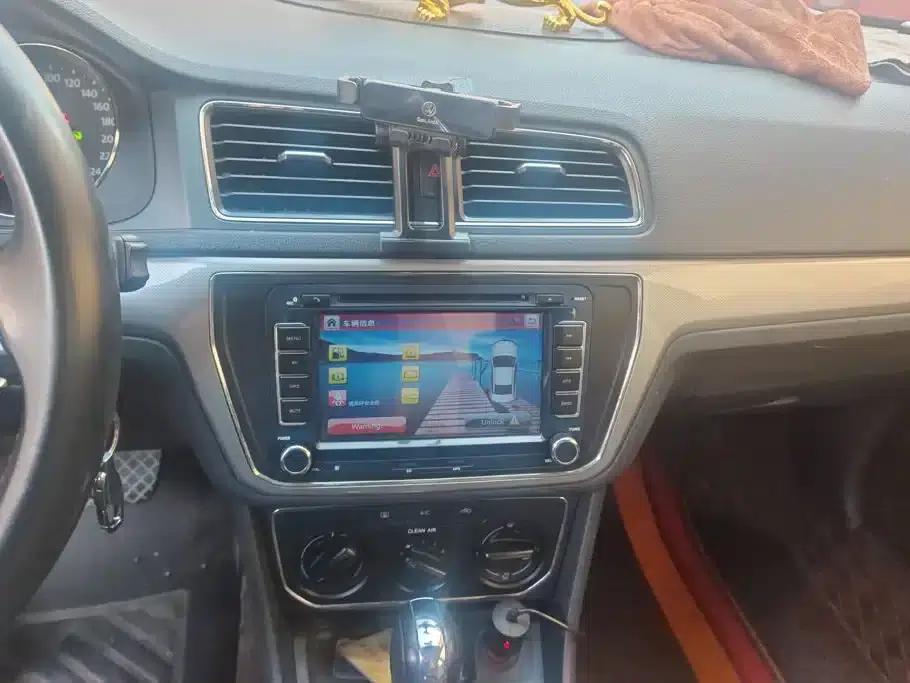 2015 Volkswagen Lavida 1.6L Automatic Comfort Edition — миниатюра 13