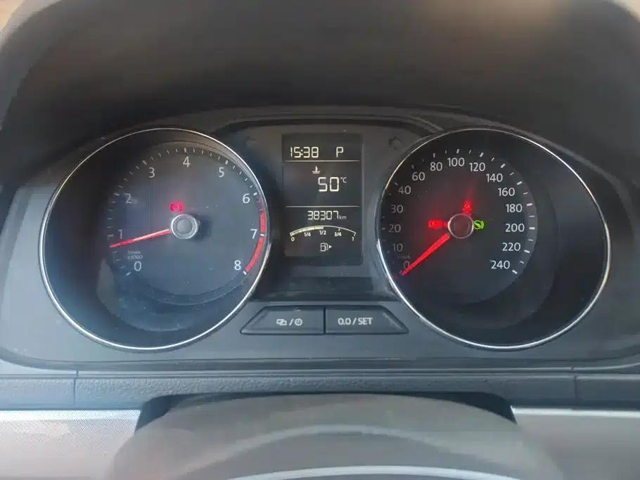 2015 Volkswagen Lavida 1.6L Automatic Comfort Edition — миниатюра 14