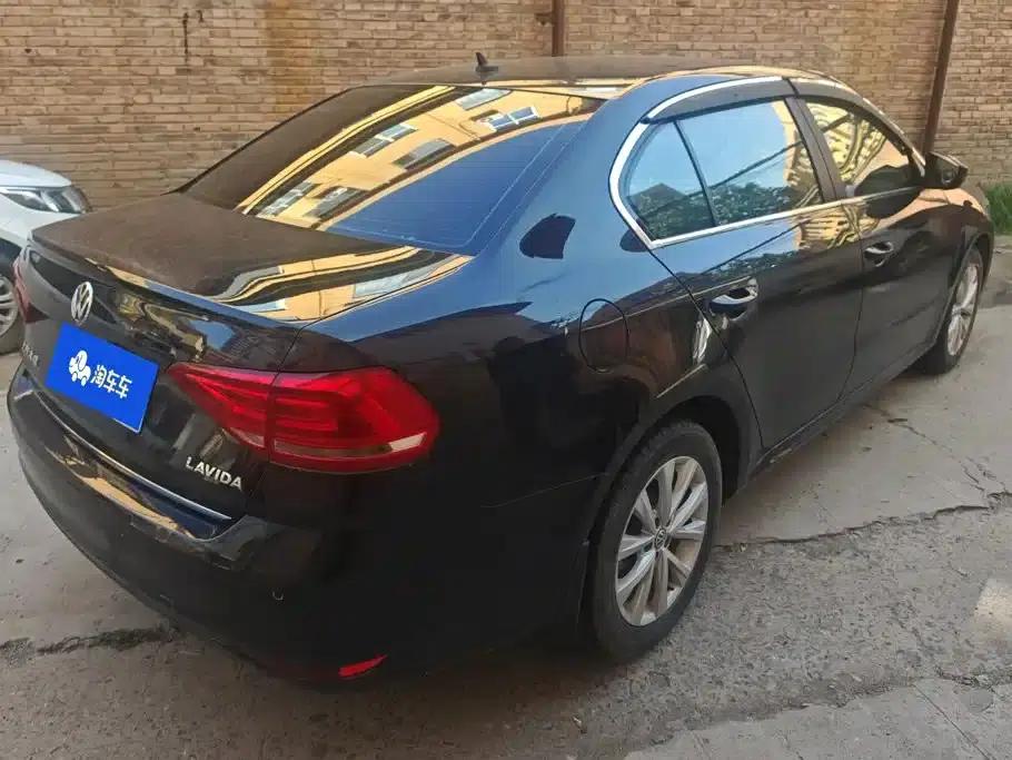 2015 Volkswagen Lavida 1.6L Automatic Comfort Edition — миниатюра 3