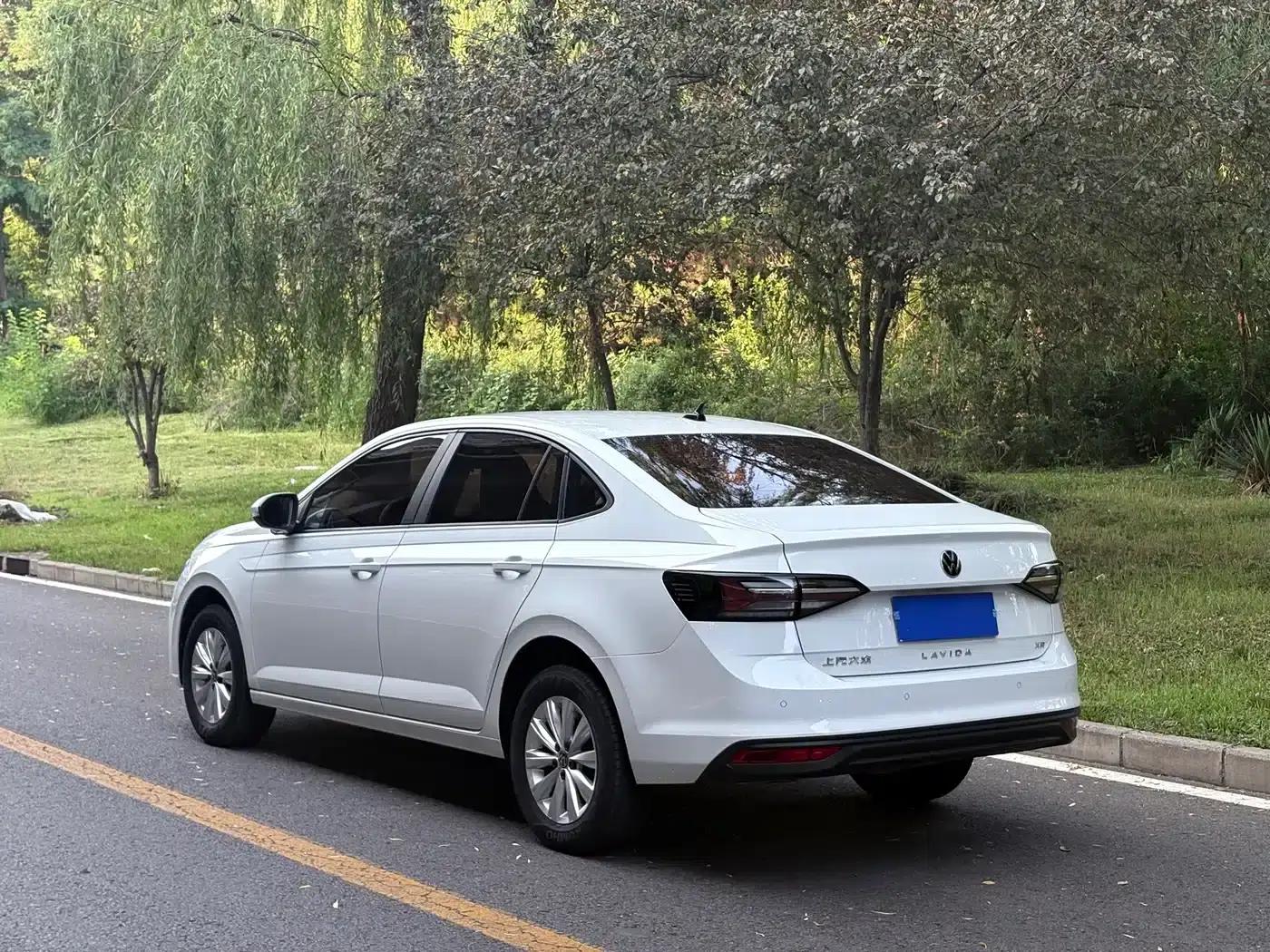 2023 Volkswagen Lavida New Elite 1.5L Automatic New Elite Edition — миниатюра 4