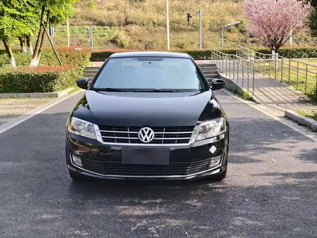 2013 Volkswagen Lavida Classic Facelift 1.6L Manual Comfort Edition — миниатюра 2