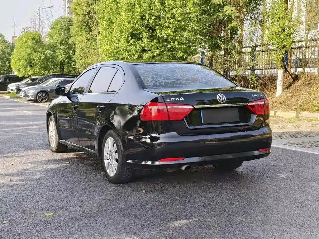 2013 Volkswagen Lavida Classic Facelift 1.6L Manual Comfort Edition — миниатюра 6