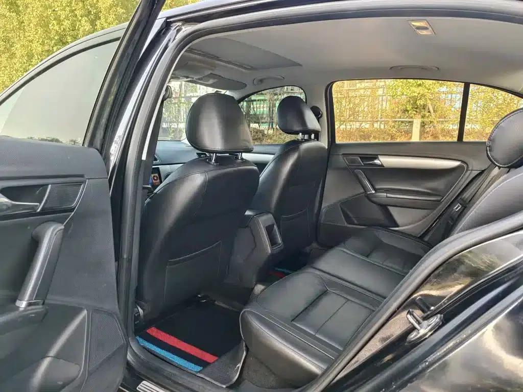 2013 Volkswagen Lavida Classic Facelift 1.6L Manual Comfort Edition — миниатюра 7