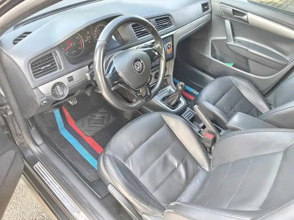 2013 Volkswagen Lavida Classic Facelift 1.6L Manual Comfort Edition — миниатюра 8