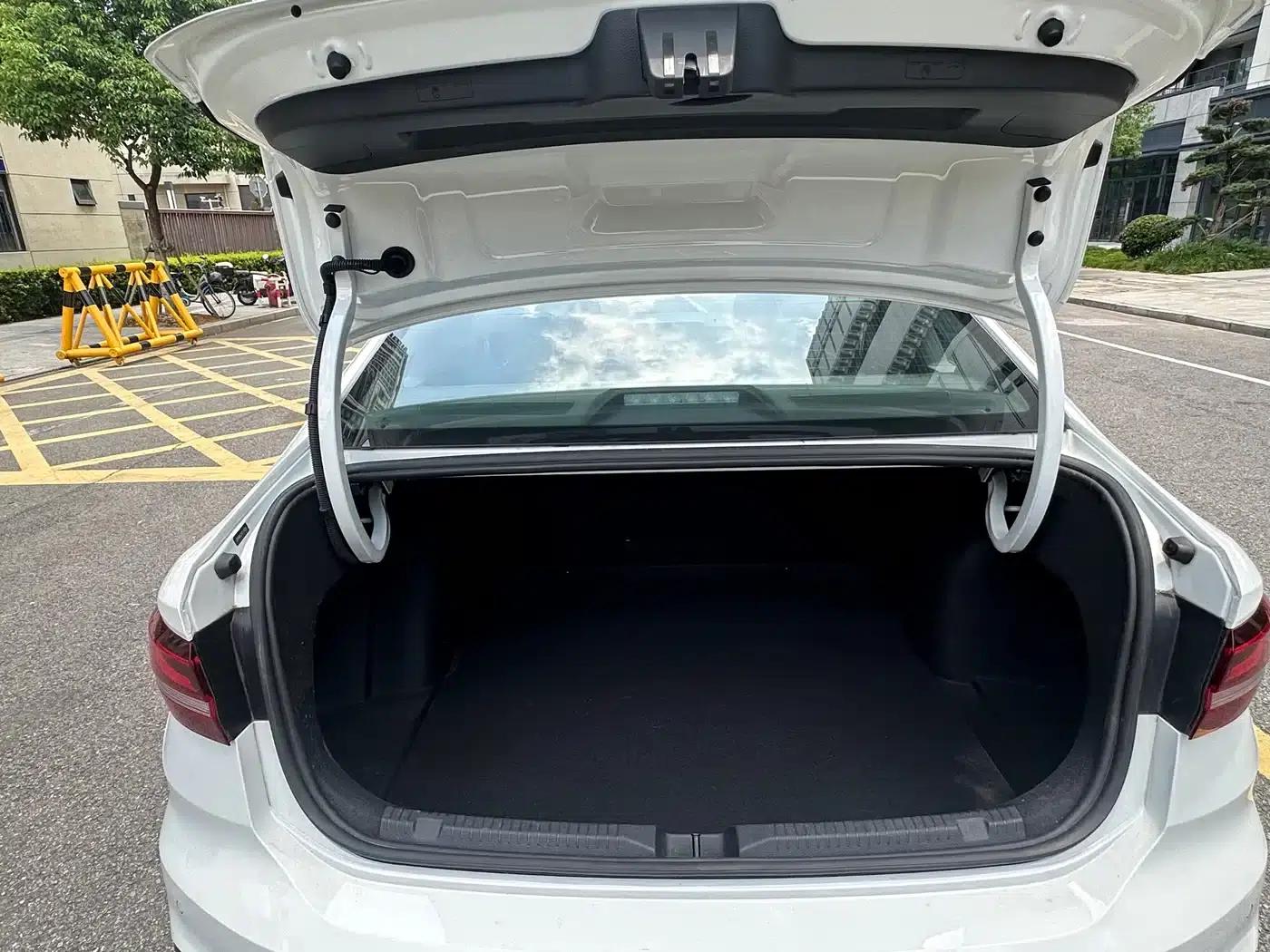 2023 Volkswagen Lavida 300TSI DSG Starry Sky Edition — миниатюра 11