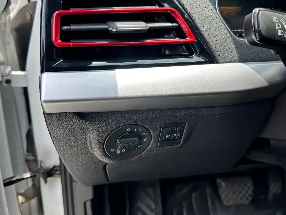 2023 Volkswagen Lavida 300TSI DSG Starry Sky Edition — миниатюра 24