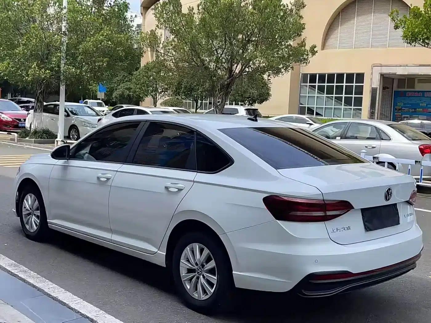 2023 Volkswagen Lavida 1.5L Automatic Comfort Edition — миниатюра 4