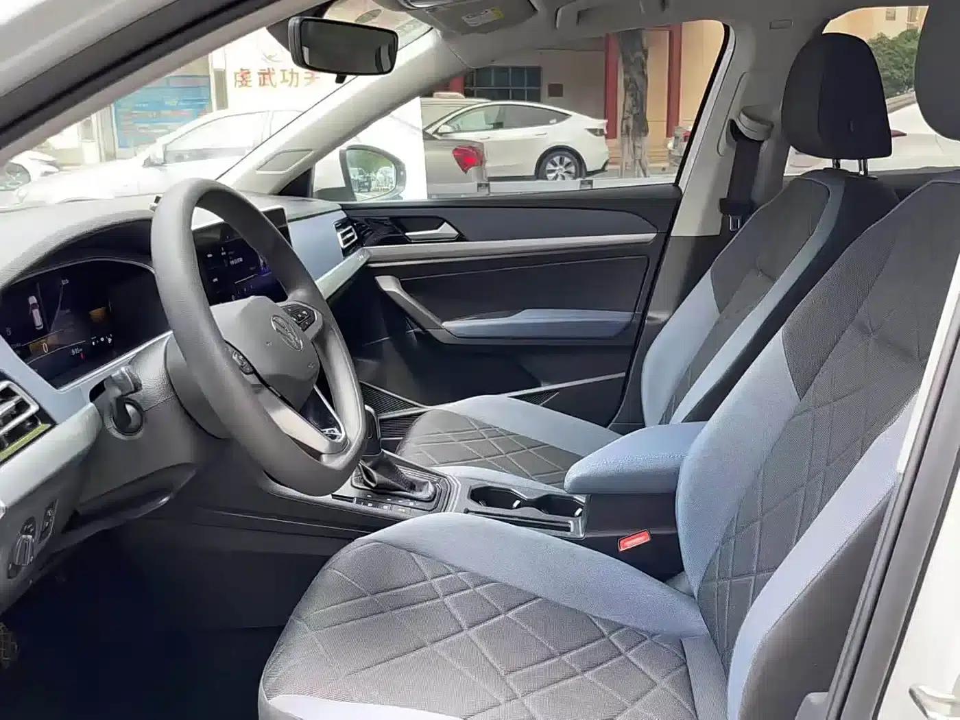 2023 Volkswagen Lavida 1.5L Automatic Comfort Edition — миниатюра 7