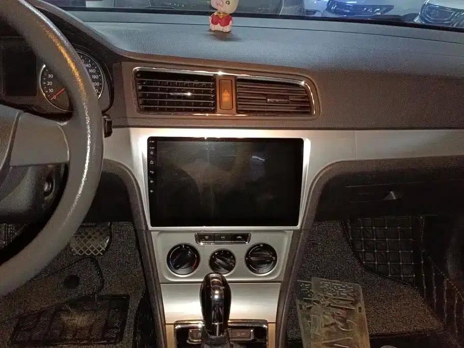 2013 Volkswagen Lavida 1.6L Automatic Comfort Edition — миниатюра 13