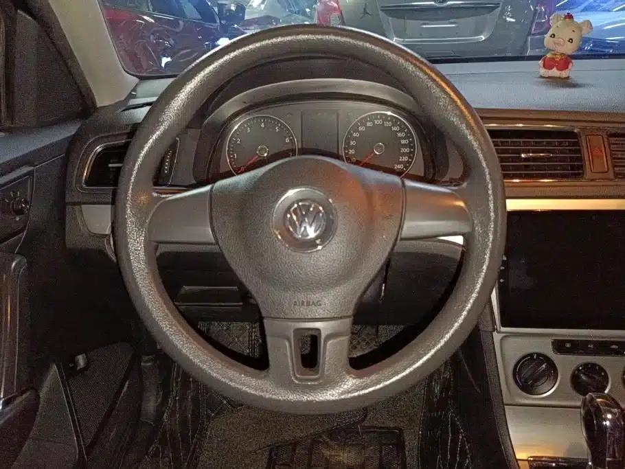 2013 Volkswagen Lavida 1.6L Automatic Comfort Edition — миниатюра 15