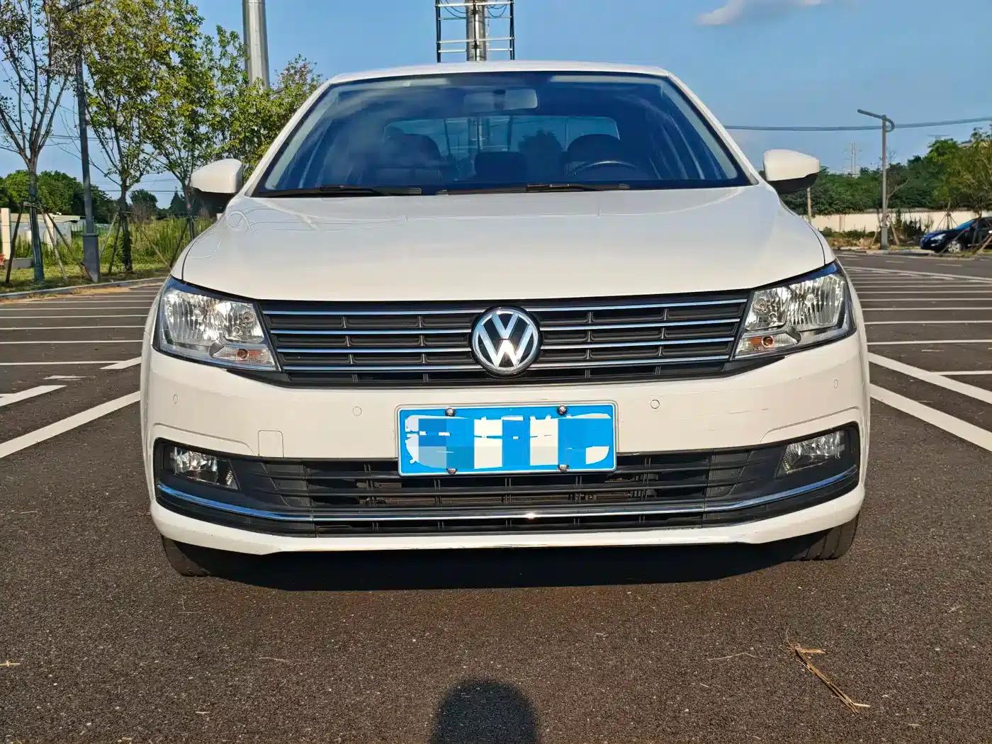 2017 Volkswagen Lavida 1.6L Automatic Comfort Edition — миниатюра 2