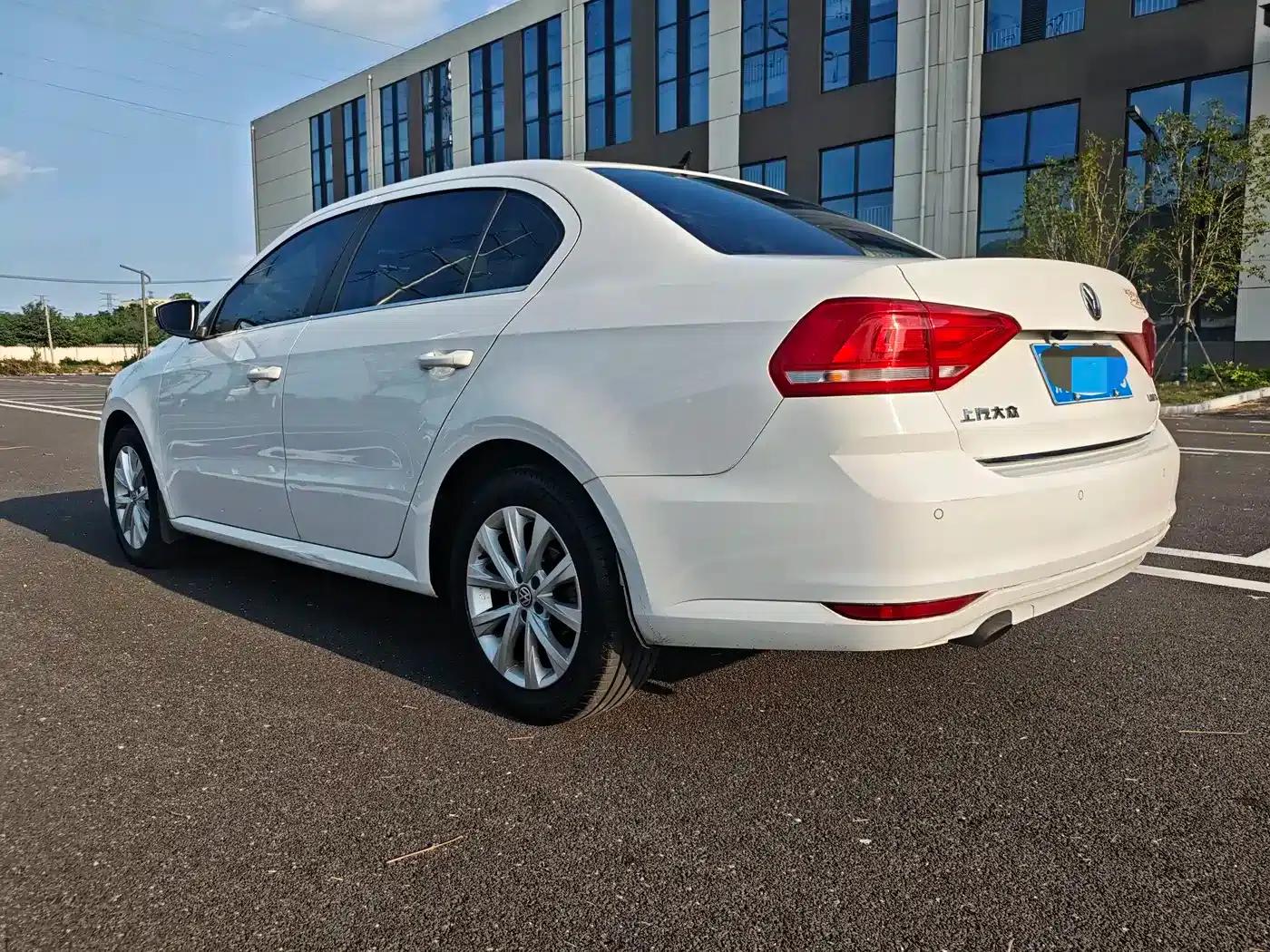 2017 Volkswagen Lavida 1.6L Automatic Comfort Edition — миниатюра 6