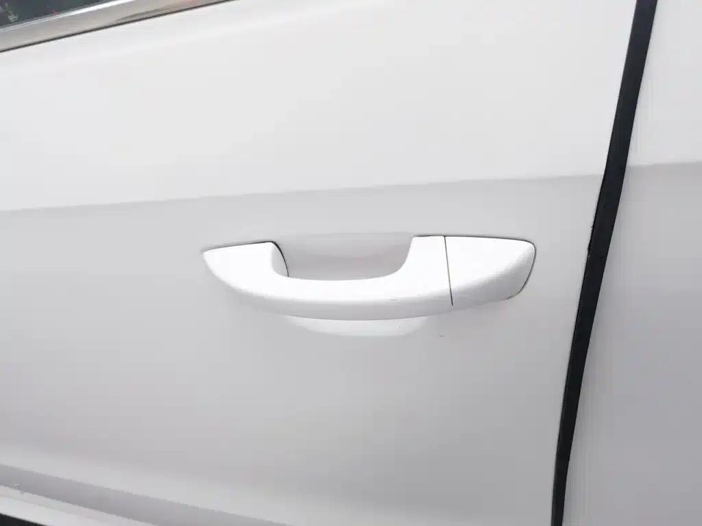 2013 Volkswagen Lavida Classic Facelift 1.6L Automatic Comfort Edition — миниатюра 18