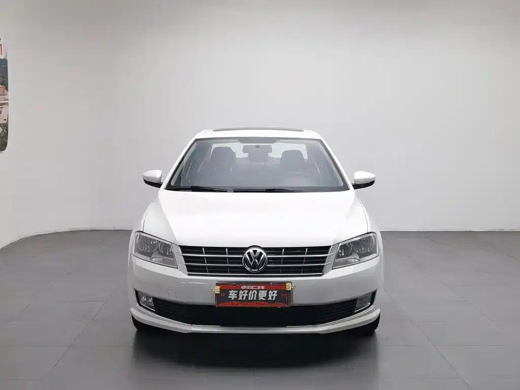2013 Volkswagen Lavida Classic Facelift 1.6L Automatic Comfort Edition — миниатюра 3