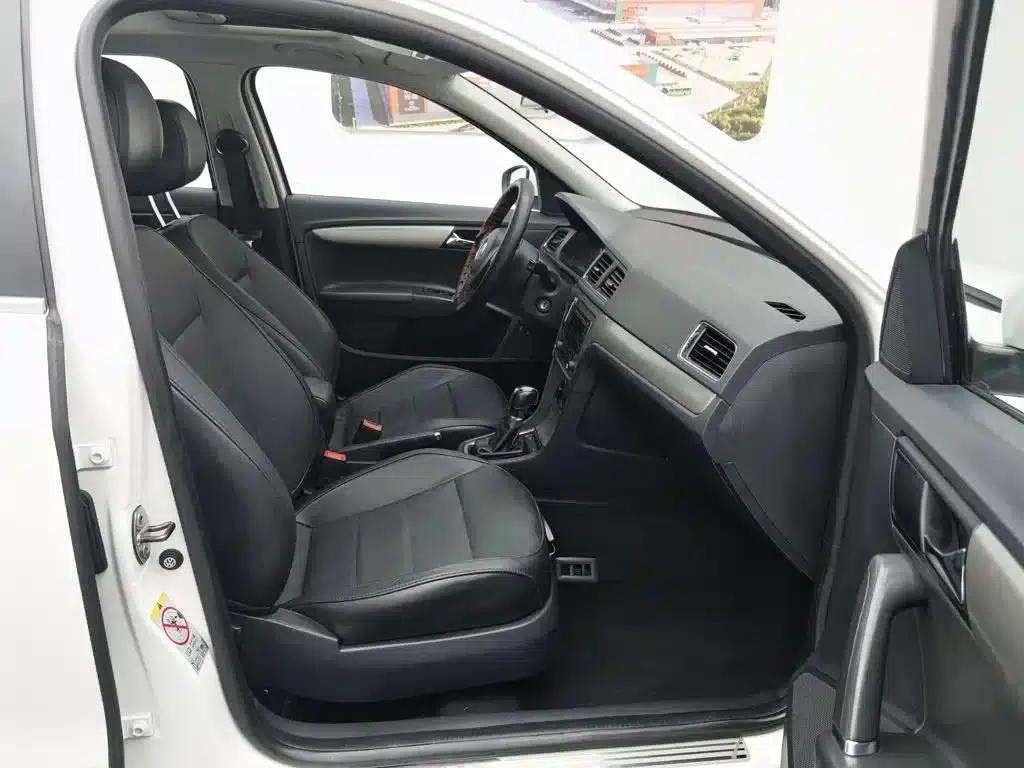 2013 Volkswagen Lavida Classic Facelift 1.6L Automatic Comfort Edition — миниатюра 23