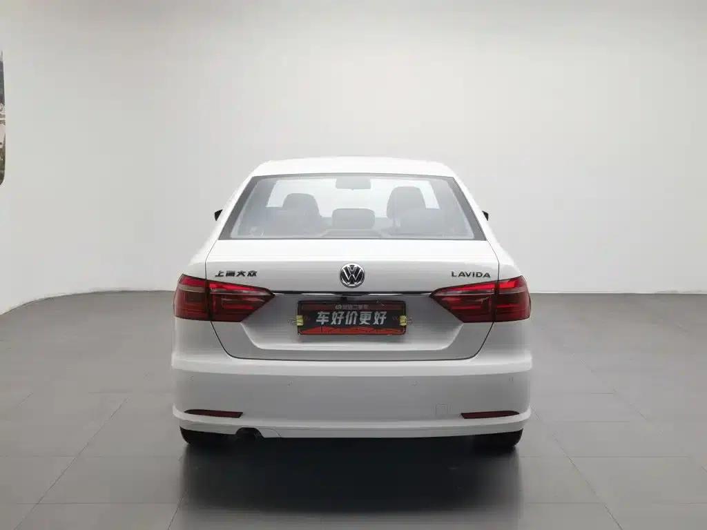 2013 Volkswagen Lavida Classic Facelift 1.6L Automatic Comfort Edition — миниатюра 4