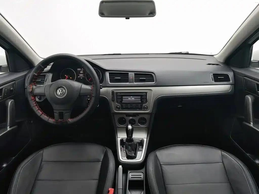 2013 Volkswagen Lavida Classic Facelift 1.6L Automatic Comfort Edition — миниатюра 5