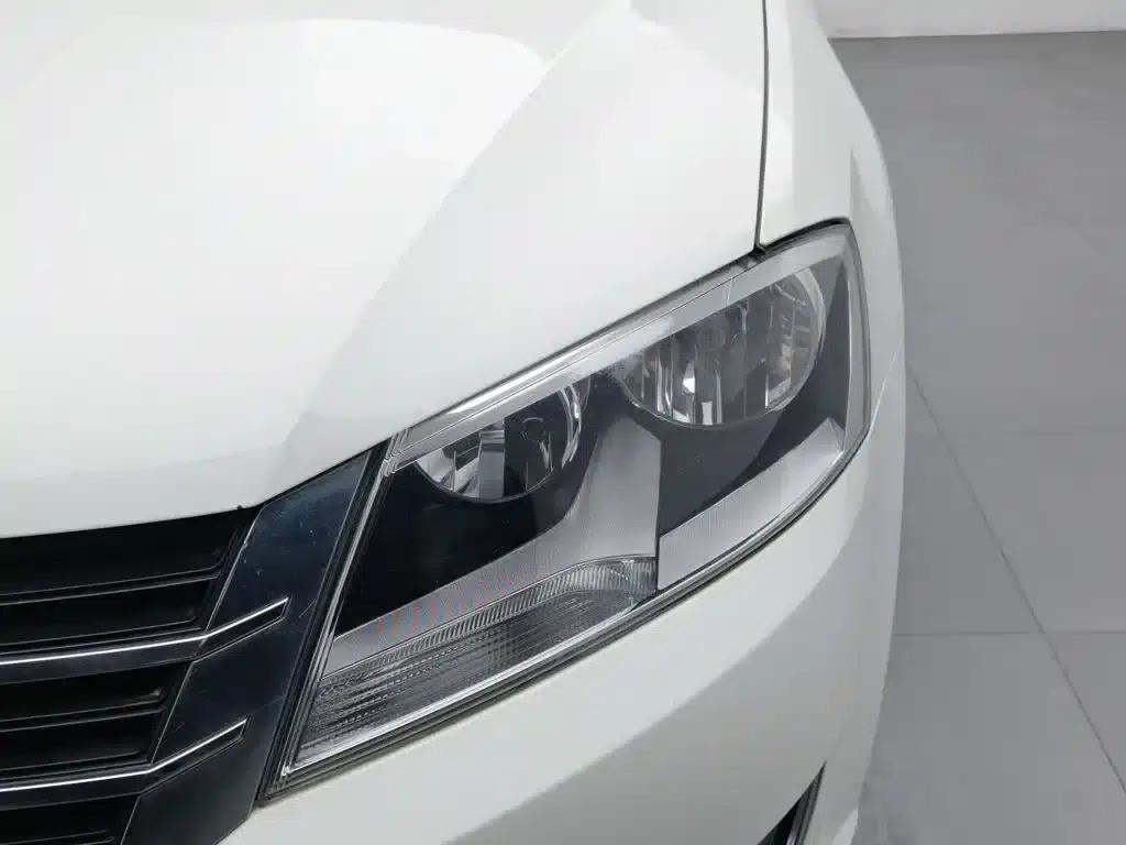 2013 Volkswagen Lavida Classic Facelift 1.6L Automatic Comfort Edition — миниатюра 7