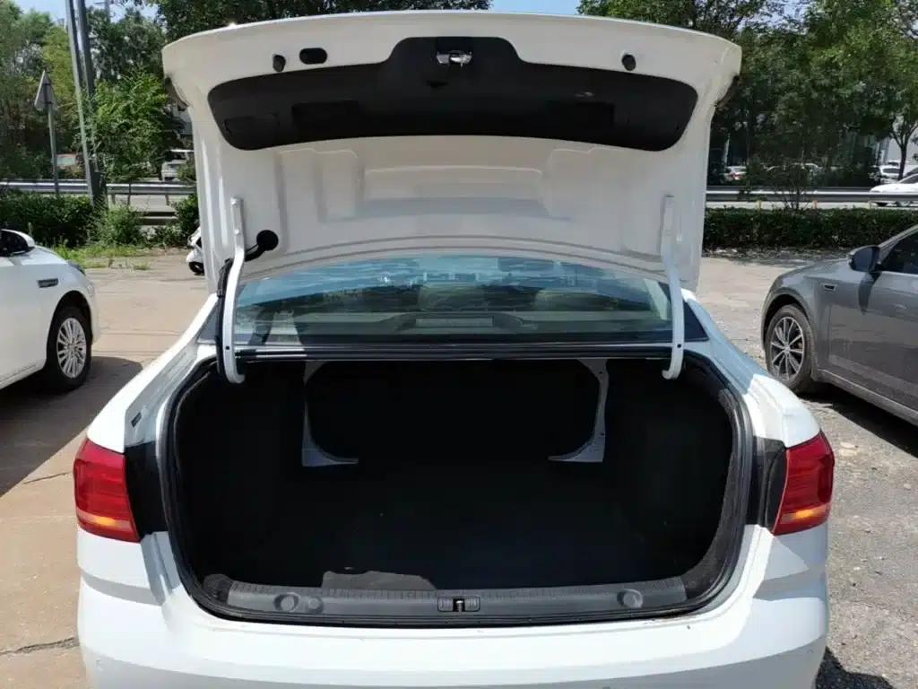 2015 Volkswagen Lavida 1.6L Automatic Comfort Edition — миниатюра 19
