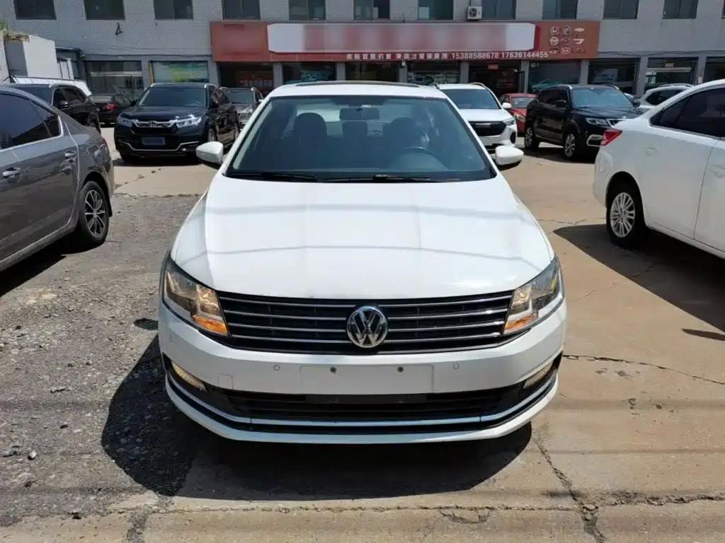 2015 Volkswagen Lavida 1.6L Automatic Comfort Edition — миниатюра 3