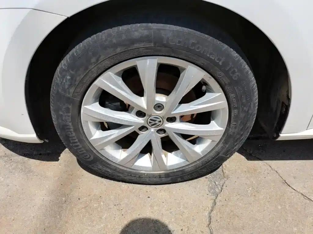 2015 Volkswagen Lavida 1.6L Automatic Comfort Edition — миниатюра 23