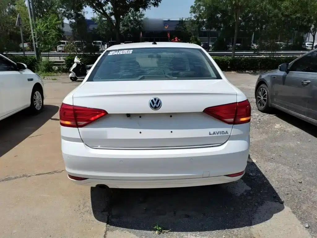 2015 Volkswagen Lavida 1.6L Automatic Comfort Edition — миниатюра 6
